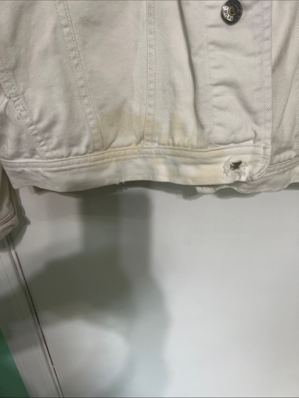 Tommy Hilfiger Off-White Denim Jacket with Tan Collar (stains in photos) - Picture 2 of 9